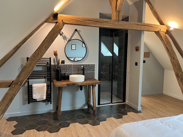 6 Schlafzimmer, Bügeleisen/Bügelbrett, Reisekinderbett, kostenloses WLAN