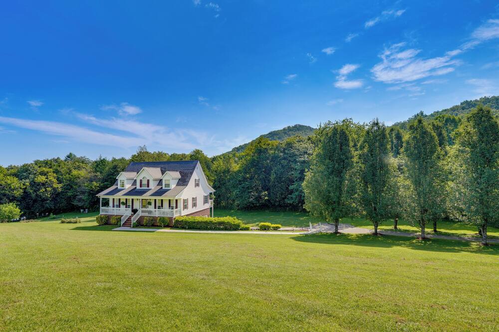 Serene Sevierville Getaway - 6 Mi to Dollywood!