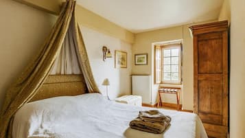 8 chambres, fer et planche Ă  repasser, Wi-Fi, draps fournis