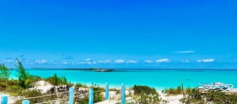 Little Exuma Home on Tropic of Cancer Beach