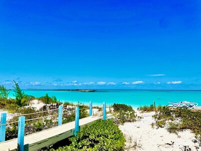 Little Exuma Home on Tropic of Cancer Beach