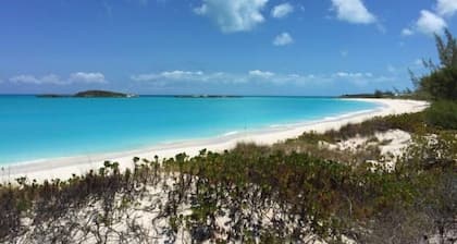 Little Exuma Home on Tropic of Cancer Beach