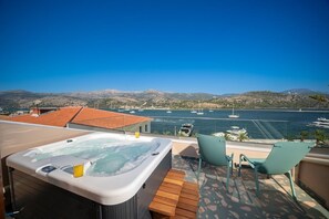 Terrace/patio - Pink Panther Maisonette Suite (Argostolion)