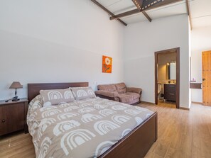 5 dormitorios, tabla de planchar con plancha, wifi gratis y ropa de cama