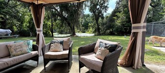 Peaceful Beaufort Single Story Ranch w/ pond view - 3BR/2BA/8 beds. Sleeps Many!