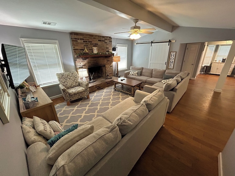 Peaceful Beaufort Single Story Ranch W/ Pond View - 3br/2ba/8 Beds. Sleeps Many! - Beaufort, SC