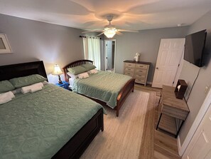 3 chambres, bureau, Wi-Fi gratuit, draps fournis