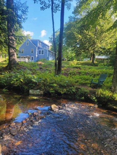 Tamworth cozy cottage on a brook with trails