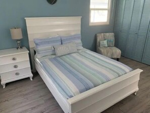 2 Schlafzimmer, Zimmersafe, Schreibtisch, Bügeleisen/Bügelbrett