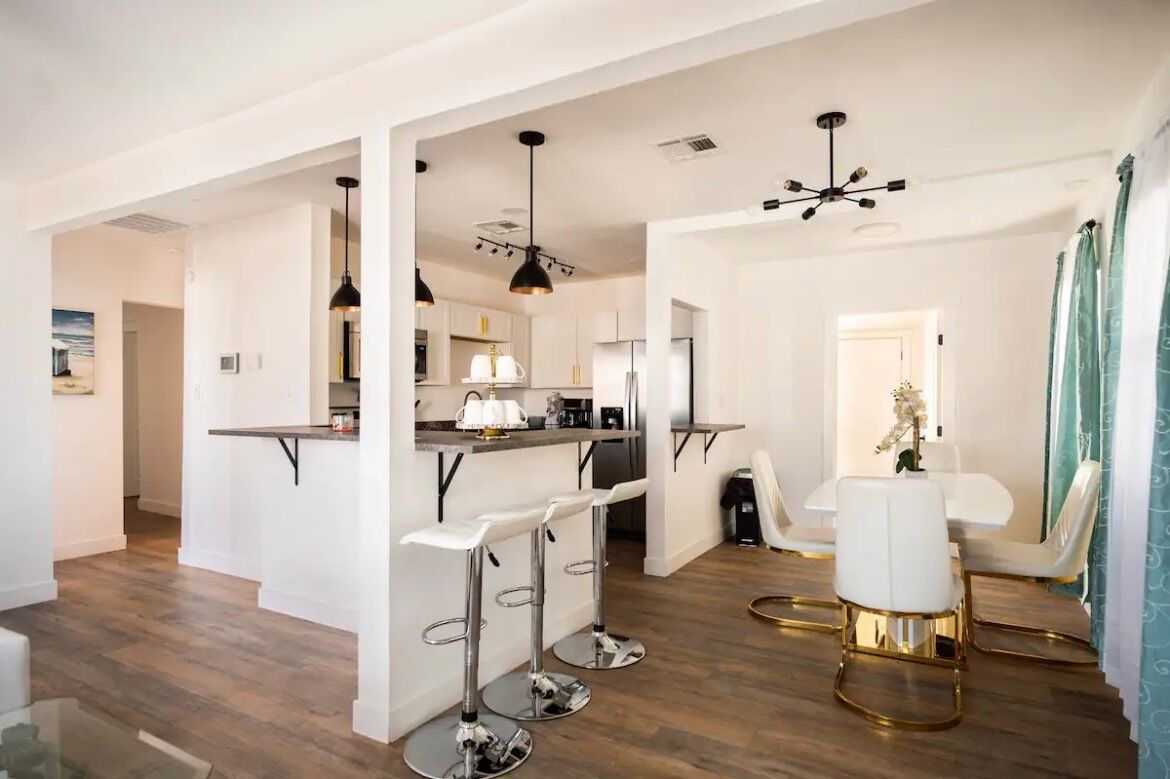 2 min to Fremont - 5 beds Modern Home + ATTACHED Studio Space!