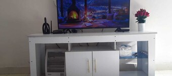 Quite Spacious and Centrally Located Unit. 0.8km Away From Town & 3mins to Falls