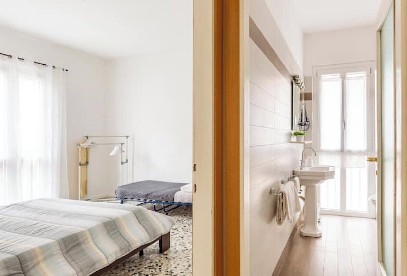 1 chambre, fer et planche à repasser, lit parapluie, Wi-Fi gratuit