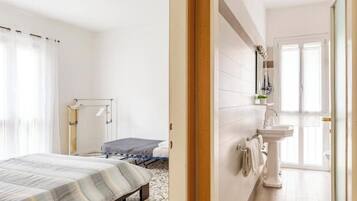 1 chambre, fer et planche Ă repasser, lit parapluie, Wi-Fi gratuit