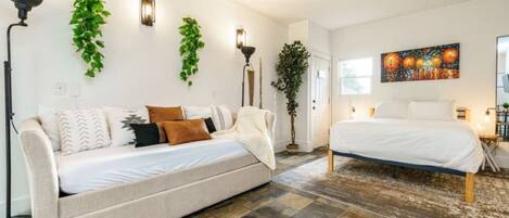 1 chambre, bureau, fer et planche à repasser, Wi-Fi