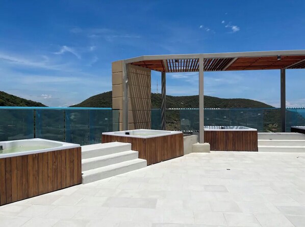 Outdoor spa tub - Apartamento moderno vista al mar
7 piso salguero (Gaira)