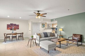 TV - Biltmore Condo w/ Heated Pool! (Phoenix)