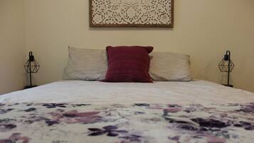 Escrivaninha, ferros/tábuas de passar roupa, berço de viagem, Wi-Fi