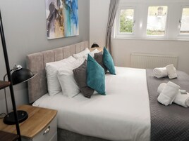 Casa de campo | 4 dormitorios, decoraci ón individual, mobiliario individual