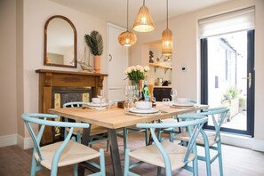 Dining - Casa Formentera (Scarborough)