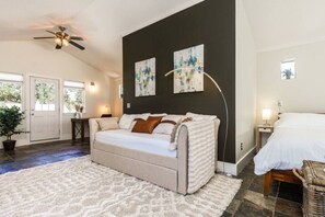 2 bedrooms, desk, iron/ironing board, travel crib - *NEW* Clean, Modern Paradise! *Walk to River/Lake* (Boise)