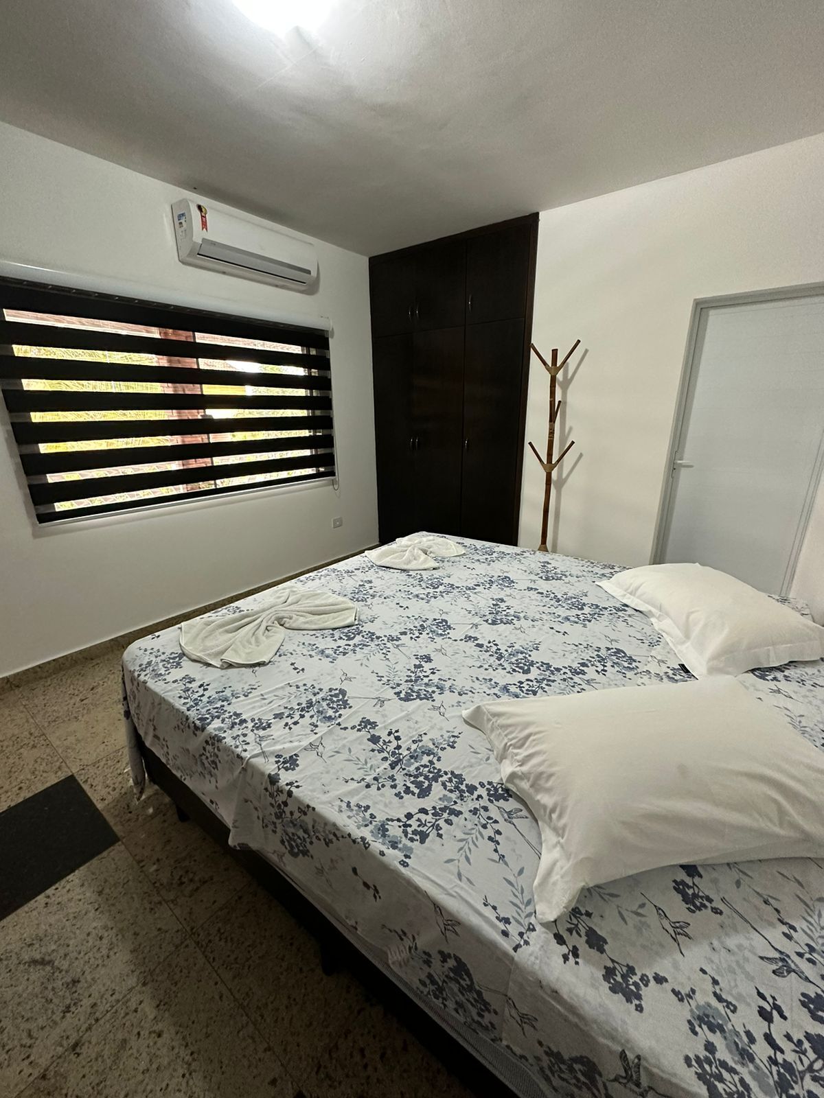 Wi-Fi de cortesia, individualmente mobiliados, roupa de cama