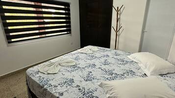 Wi-Fi de cortesia, individualmente mobiliados, roupa de cama