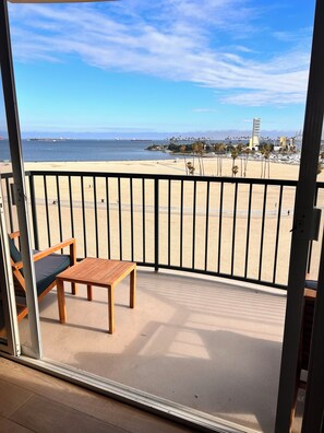 Interior - Beach front Condo with Direct access to the beach (Long Beach)