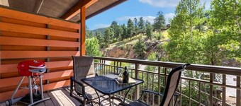 River Overlook Loft: Downtown Condo