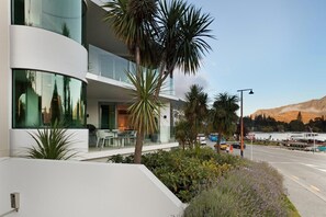 Property grounds - Q1 Luxury Central Apartment | Downtown location with stunning views (Queenstown)
