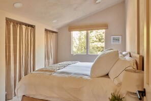 2 bedrooms, iron/ironing board, travel cot, free WiFi - Casita Calma- Guest House- Santa Barbara- 4 Guests (Santa Barbara)