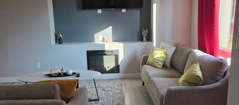 Pleasant home with snazzy finishing. Proximity to the airport and downtown