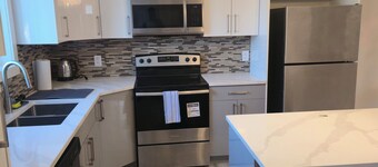 Pleasant home with snazzy finishing. Proximity to the airport and downtown