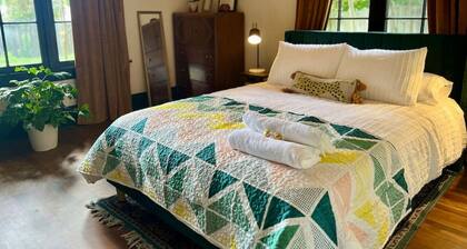 Fiddlers Green Lake Home