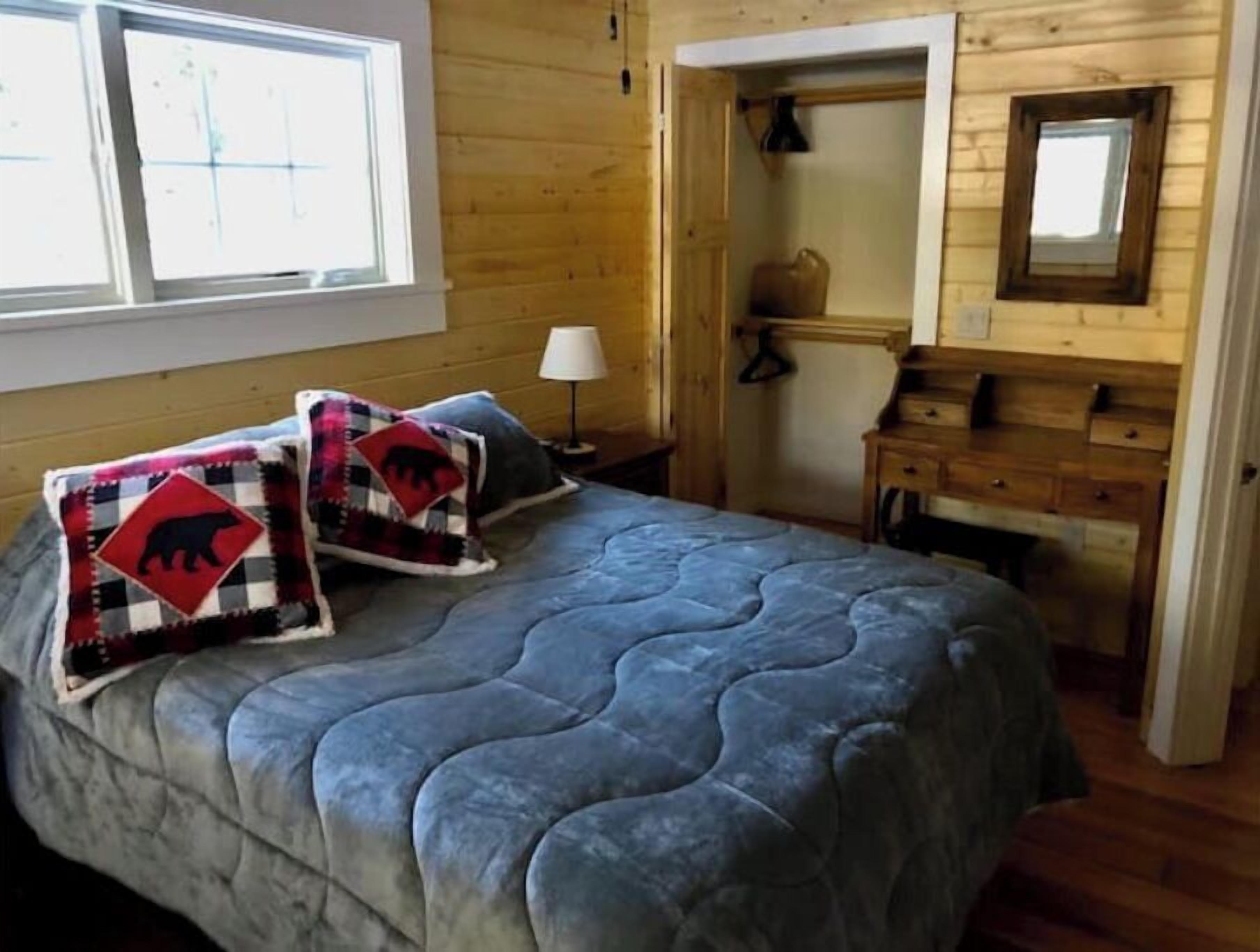 2 多间卧室、免费 WiFi、床单