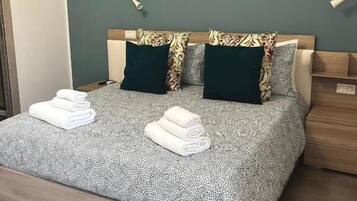 Free minibar, individually furnished, desk, laptop workspace