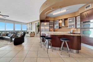 Interior - Bella Luna 1006 - Dream Vacation-Upscale Large Luxury Condo-Sleeps 10 (Orange Beach)
