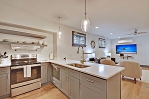 Apartment | 3 bedrooms, iron/ironing board, free WiFi