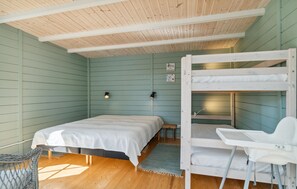 3 chambres, fer et planche à repasser, lit parapluie, Wi-Fi gratuit