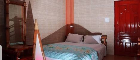 7 habitaciones, tabla de planchar con plancha, wifi y ropa de cama