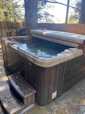 Baignoire à remous extérieure