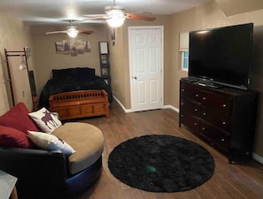 1 chambre, fer et planche à repasser, Wi-Fi gratuit, draps fournis