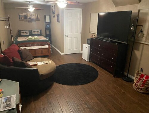 Private Guest Suite with outdoor private patio and Jacuzzi