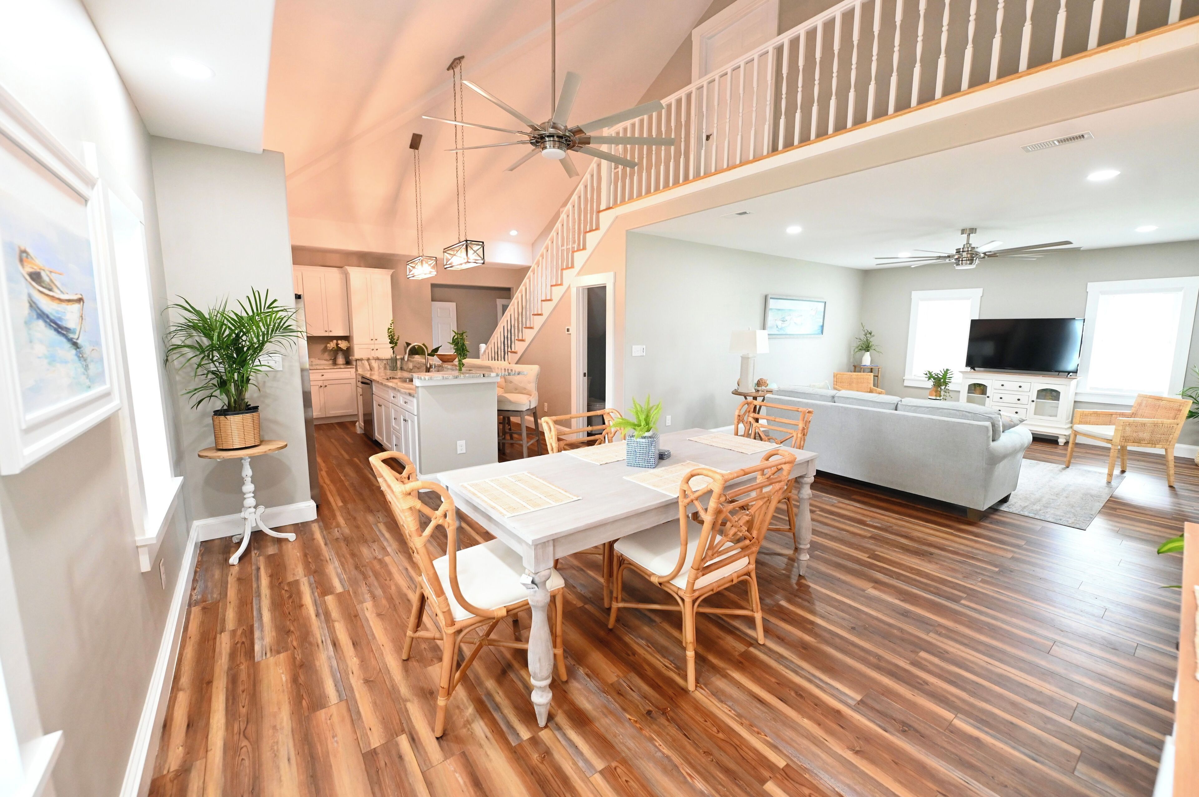 Beautiful Bunglow, just a short walk from the Morehead City waterfront!
