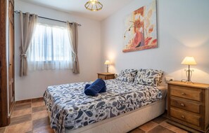 3 quartos, Wi-Fi de cortesia, roupa de cama