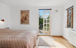 4 bedrooms, free WiFi