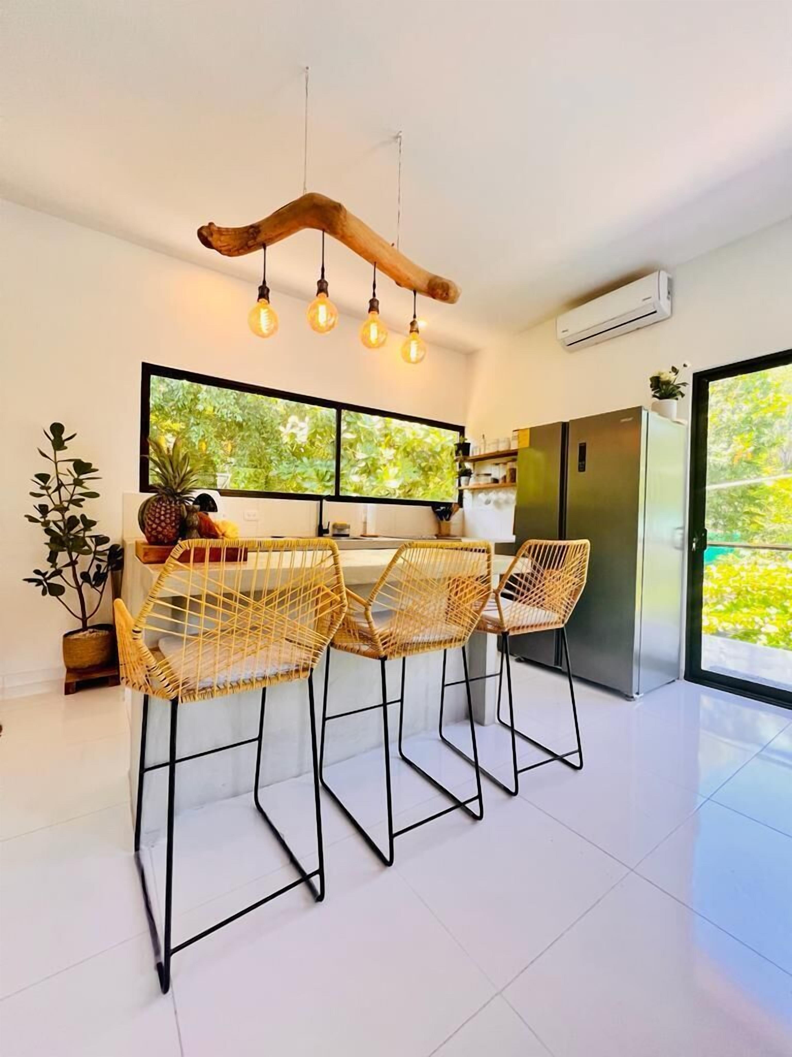 Deluxe Studio Suite, 1 King Bed, Jetted Tub, Mountain View | Private kitchen | Toaster, rice cooker, cookware/dishes/utensils, kitchen islands