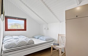 3 bedrooms, travel crib, free WiFi