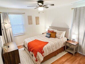 3 bedrooms, desk, iron/ironing board, travel cot