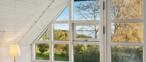 3 bedrooms, travel cot, free WiFi