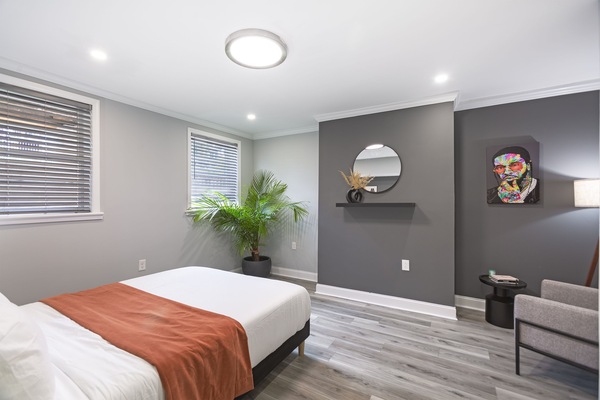 1 habitación, tabla de planchar con plancha, wifi y ropa de cama